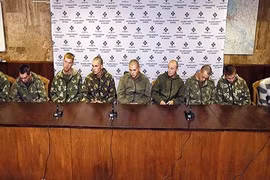 6 tiểu đoàn Ukraine đổi lấy 10 lính dù Nga