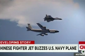 J-11BH Trung Quốc “phơi bụng”, khoe vũ khí dọa P-8A Mỹ 