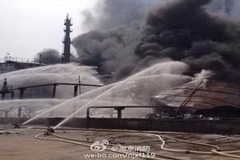 Nổ lớn tại nhà máy lọc dầu Sinopec ở Nam Kinh, Trung Quốc