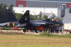 Chiến lược "xiết mới, nới cũ" khiến Trung Quốc “lạc lối và tụt hậu”