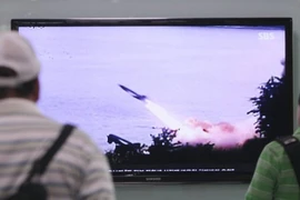 Triều Tiên phóng 5 tên lửa khi giáo hoàng Francis thăm Hàn Quốc