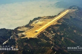 Trung Quốc xây dựng sân bay trên đỉnh núi cao 677m ở Quảng Tây