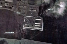 Ukraine tập trung số lượng lớn quân và vũ khí giáp biên giới Nga