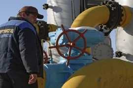 Ukraine dọa Nga: Giảm giá khí đốt hoặc ra hầu tòa