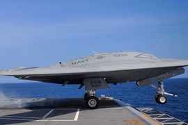 Giải mã bí mật động cơ máy bay tiến công không người lái X-47B của Mỹ