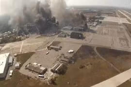 Quân ly khai mở “hành lang nhân đạo”, sân bay Donetsk sắp thất thủ?