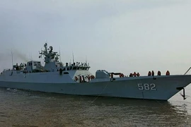 Trung Quốc liên tiếp hạ thủy và biên chế tàu chiến