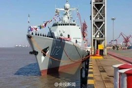 Trung Quốc biên chế khu trục hạm Type 052D đầu tiên