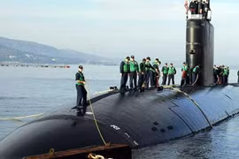 Mỹ: Tàu ngầm bị mù, tàu mặt nước thì… thong manh