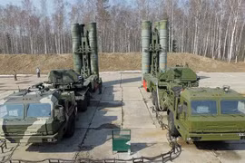 Nga tăng cường tên lửa S-400 Triumf bảo vệ Kamchatka