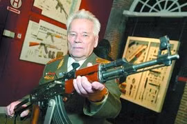 AK-47: Truyền kỳ người lính tăng trở thành huyền thoại ở tuổi 28