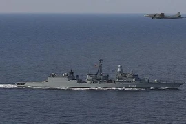 Trung Quốc cáo buộc Mỹ trinh sát máy bay, tàu chiến của họ