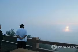 Triều Tiên phóng 4 tên lửa tầm ngắn vào vùng biển phía Đông