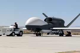 Hàn Quốc quyết định mua 4 chiếc RQ-4 Global Hawk 
