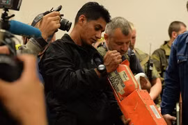 Chính quyền Donetsk bàn giao 2 hộp đen máy bay MH17 cho chuyên gia Malaysia