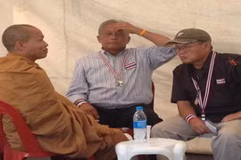 Chiến dịch bắt giữ lãnh đạo biểu tình Thái Lan bắt đầu