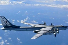Máy bay ném bom Tu-95 Nga “lượn” sát không phận Nhật Bản