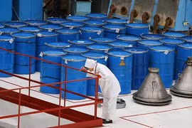 Australia đáp trả, xem xét ngừng xuất khẩu uranium sang Nga