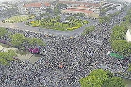 Hạ viện giải tán, chính trường Thái như "bom nổ chậm"
