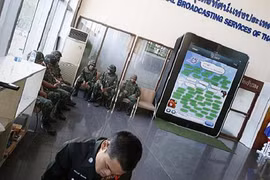 Quân đội Thái Lan thiết quân luật, kiểm soát toàn bộ các đài truyền hình