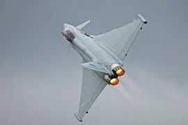 Không đủ tiền mua Rafale, Ấn Độ quay sang mua 126 Typhoon của Đức?