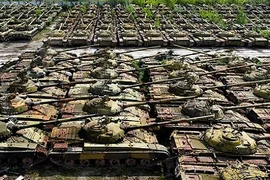 Kiev lập “Ban chống khủng hoảng”, tổng động viên vũ khí, trang bị