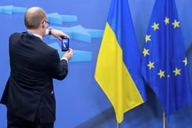 EU hoãn thực hiện khu vực thương mại tự do với Ukraine 