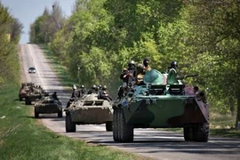 Ukraine dùng trực thăng, thiết giáp chiếm đài truyền hình Slavyansk 