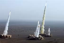 Iran khoe vũ khí chống tên lửa hành trình mới