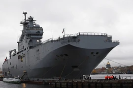 Bị Mỹ ép, Pháp tạm hoãn bàn giao tàu chiến Mistral cho Nga