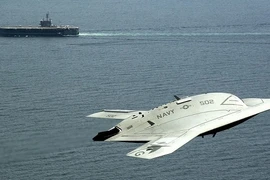 X-47B không cho đối thủ bất kỳ cơ hội nào