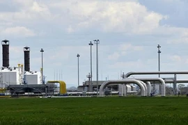 EU nhờ vả khí đốt nhưng vẫn không quên dọa dẫm Nga