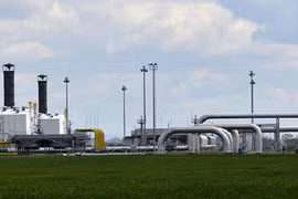 EU nhờ vả khí đốt nhưng vẫn không quên dọa dẫm Nga