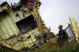 Vụ MH17 rơi: Có bên thứ 3 nhúng tay, sử dụng vũ khí quân dụng