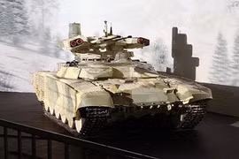 Terminator-2 gây náo loạn triển lãm vũ khí ở Malaysia