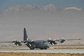 Mỹ bàn giao cho Afghanistan 2 chiếc C-130