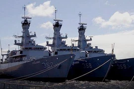 Singapore "cấm cửa" tàu hải quân Indonesia