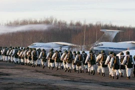 Lính dù Nga tổ chức diễn tập nhảy dù lớn nhất trong lịch sử