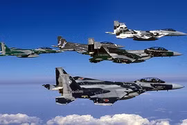 Phi đội “White Eagles” Nhật: “Kẻ trấn áp” J-10, J-11 Trung Quốc