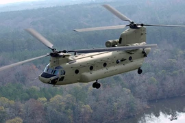Lục quân Mỹ mua 28 trực thăng phiên bản mới CH-47F Chinook