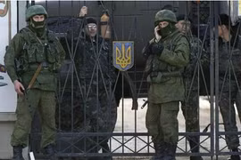 Nga thắt chặt vòng kiềm toả Crimea