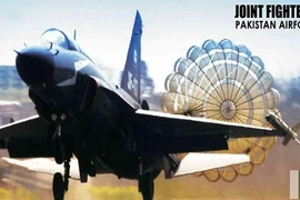 Trung Quốc bán vũ khí “đỉnh cao” với giá “đồng nát”