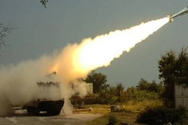 Ấn Độ thử thành công tên lửa phòng không Akash ở tầm cực thấp