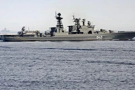 Tàu khu trục chống ngầm Nguyên soái Shaposhnikov thăm quân cảng Cam Ranh