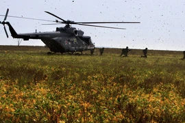 Hải quân đánh bộ Nga diễn tập nhảy dù khẩn cấp tại Hạm đội Caspia