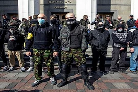 Ukraine tiến hành chiến sự ở miền đông là nhằm loại bỏ "Right Sector"