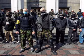 Ukraine tiến hành chiến sự ở miền đông là nhằm loại bỏ "Right Sector"