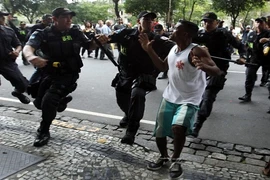 Brazil: Người biểu tình đụng độ dữ dội với cảnh sát