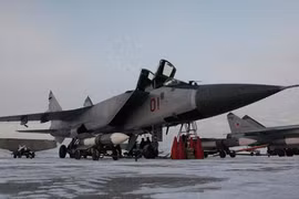 Hàng chục máy bay chiến đấu và máy bay ném bom Nga diễn tập tại điểm nóng Bắc Cực