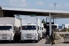 Mỹ: Nga rút toàn bộ đoàn xe nhân đạo khỏi Ukraine hoặc phải trả giá đắt!